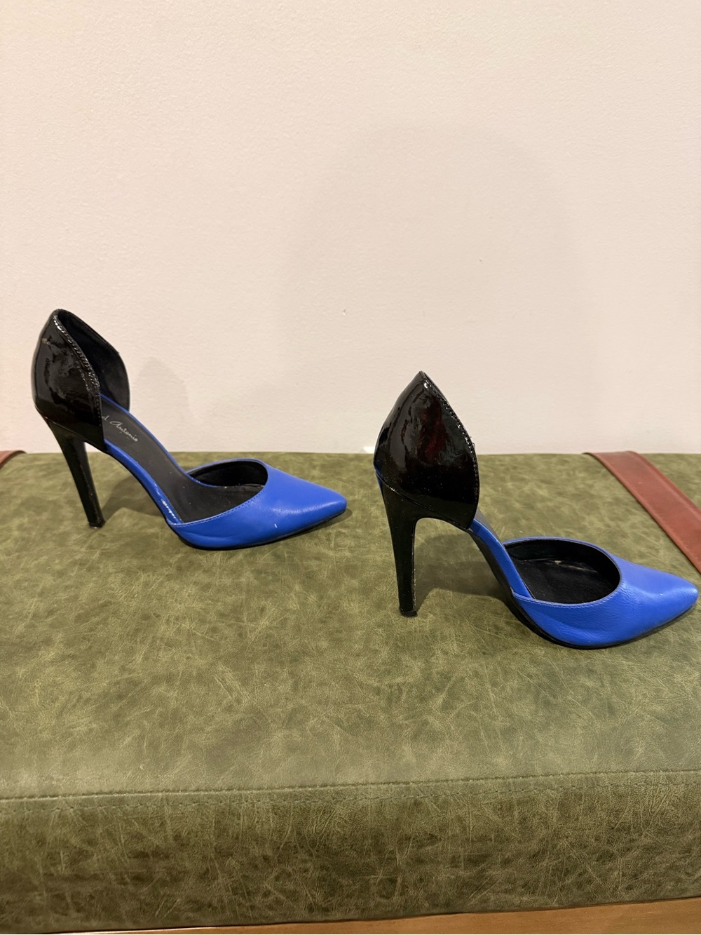 Michael Antonio Electric Blue Pointed D'Orsay Pumps - Picture 3 of 11